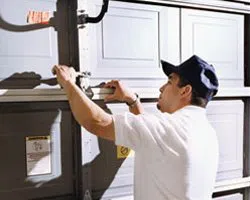 Garage Door Solution Service Chicago, IL 773-303-6760 - rep-gdr-16m